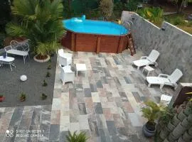 Appartement cosy à Le Morne-des-Esses, 37 m², piscine