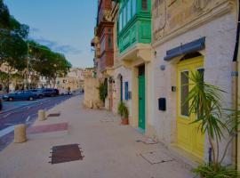 Sea Front Studio with Valletta Views