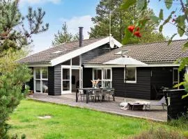 Gorgeous Home In Ålbæk With Sauna