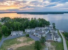 Boat Slip, Pontoon Rental, Lake Views, Game Room, Fire Pit