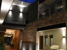 Hotel Casa 20、レオンのホテル