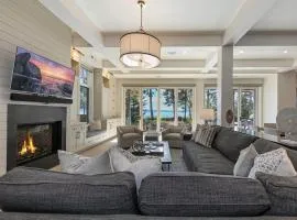 Spellbound Lakefront Lodge by Tahoe Getaways - 5 BR w Hot Tub, Buoy & Beach access