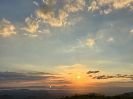 Golden Sunset Glamping, hotel v destinaci Monteverde Costa Rica