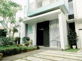Akhtar Guest House Near Situ Gede