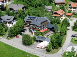 Hotel Dachsberger-Hof, hotel di Wittenschwand