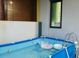 Spacious Bungalow Indera Mahkota16 Pax Kids Pool、クアンタンのバンガロー