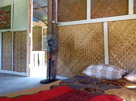 Farmer house on Beverley hill Pai, hotel em Pai