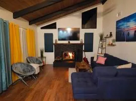 Beautiful Renovated Cozy Forest Home with Hot Tub in Crestline