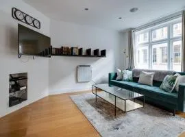 Lovely Charing Cross Apartment