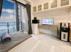 Cozy Studio Skyhouse Apt near ICE BSD with pool & Gym by 2ndHome, zelfstandige accommodatie in Cilenggang