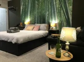 Contemporary 1 bed studio for comfy stay in Wigan