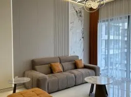 Deluxe 3 Bed 3 Bath Apartment