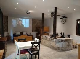 Gites du Longevent Appartement du Moulin Pérouges, hotel in Meximieux