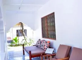 Villa's - Beach 5min, Wifi, SmartTV, Parking - by Mango Tree Cottages Kilifi