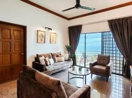 'Sunny Seaview' at Regency corner unit with 2 carpark by Shine Stay