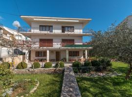 Apartment Domi, hotell i Trogir