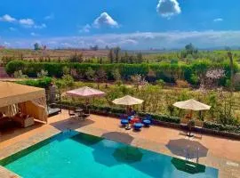 Villa Familiale De 5 Chambres Avec Piscine