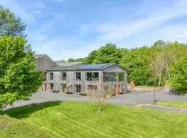 1 Little Broomcroft