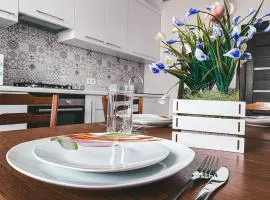Ultra Center Apartment