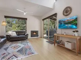 Beluga - Waterfront Retreat