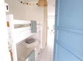 Studio l'Oasis, Piscine, Parking, Proche Plage, hotel in Guérande