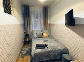 ClickTheFlat Wola Apart Rooms