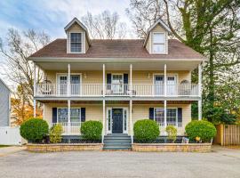 Walk to Lake and Boat Ramp Central Gem in Annapolis, hotel v destinaci Annapolis