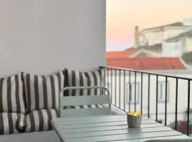 RookieC Two Bedroom peaceful location old town AC