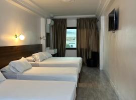 Boulevard Crystal hôtel, hotel v destinaci Tanger