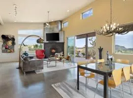 Jackalope Junction-Pool, Hot Tub, Fire Pit, BBQ & Desert Views! home