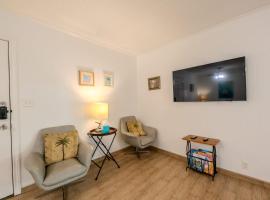 Herons Haven Coastal Elegance with Pool Access 223, Hotel in South Padre Island