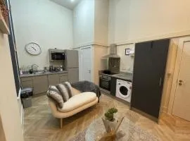 Central Leeds Apartment with parking available