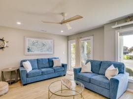 Emerald Isle Condo with Indoor Pool and Beach Access!, holiday rental in Emerald Isle
