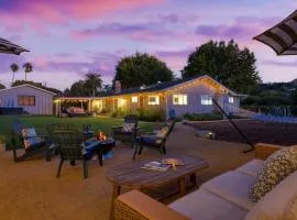 Hummingbird Haven by AvantStay Dog-Friendly Near the Beach Huge YardHot Tub