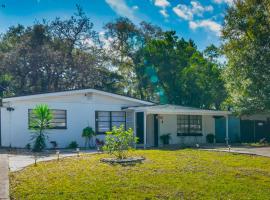 Cozy apartment near Busch Gardens Adventure Island and USF, homestay in Tampa