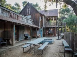 Historic Farmhouse on 5 Peaceful Acres with Ancient Oaks & Creek above Temecula