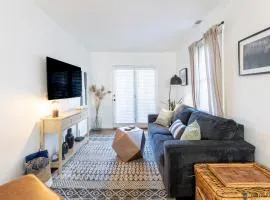Cozy Beach Cottage Near The Bay