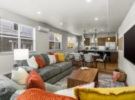 The Downtown Duplex - Pet Friendly - NEW BUILD