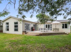Coastal Family Escape - Waitarere Beach Retreat、レビンのホテル