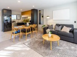 2 bed 2 bath with Carpark near Canterbury University