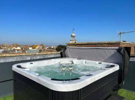 Harbourside Hot Tub Penthouse, hotel in Weymouth