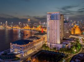 Hyatt on the Bund Shanghai - a Grand Hyatt hotel, most centrally located at HuangPu river banks in downtown, hotel v Šanghaji