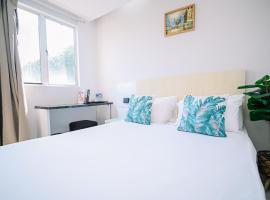 Swing & Pillows - Subang SS15, hotel v destinaci Subang Jaya