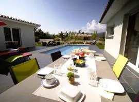 Villa Suarticcia, 6 pers, piscine chauffée, 3 min plage en voiture