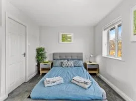 Charming House in Wakefield - Sleeps 6