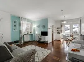 Studio Blue Petit - Happy Rentals