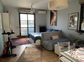 Top Floor Apt with Rooftop Terrace, Quiet Area