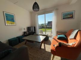 Maison Morgat - 3 chambres - Terrasse - Jardin โรงแรมในโครซง