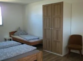 Ein Raum Apartment B