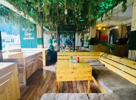 The Mad King's House & Cafe, hotel di Manali